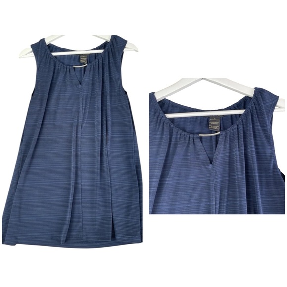 Susan Lawrence Tops - Susan Lawrence Top Sleeveless Navy Blue Size XL  Metal Detail on the neck